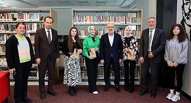 Kitap okuyan öğrenciler ödüllendirildi