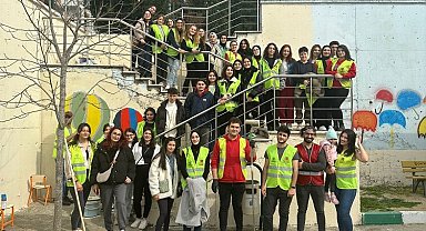 Kocaeli Gönüllüleri anaokulu duvarlarını renklendirdi