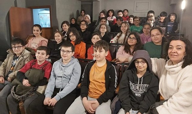 Köfte bahane "Karagözle Hacivat" oyunu şahane