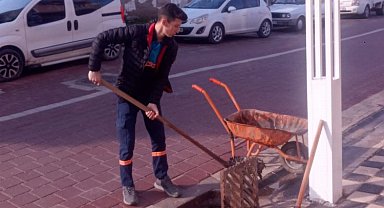 Manisa Saruhanlı'da yağışlara karşı ızgara temizliği