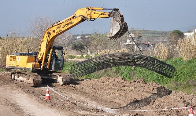 Manisa Şehzadeler'de Sarma Çayı Köprüsü ayağa kaldırılıyor