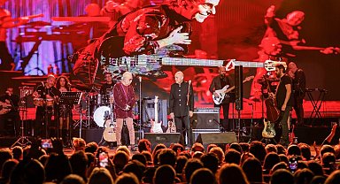 Mazhar-Fuat 'Özkan'sız ilk kez sahnedeler