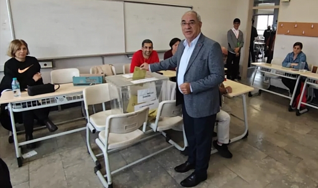 Önder Aksakal, oyunu Üsküdar'da kullandı