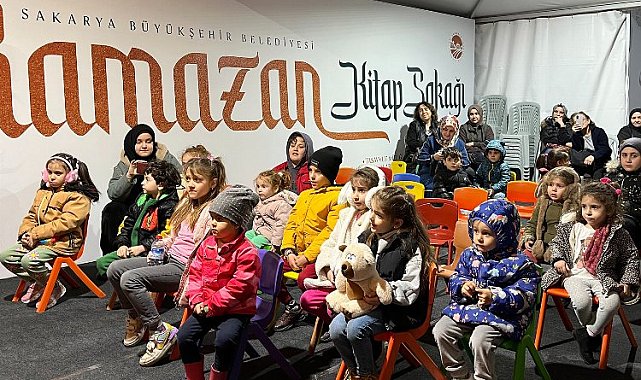 Ramazan Sokağı'nda minikleri kahkahaya boğan gösteri