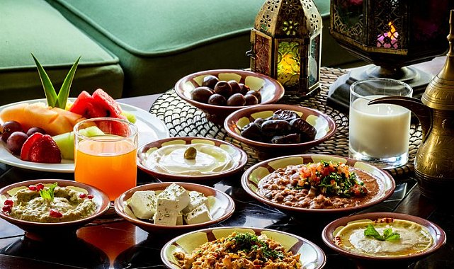 Ramazan'da iftar ve sahur dahil 4 öğün yapılmalı!