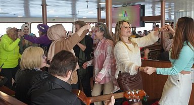 Şehir Hatları'ndan matine tadında kadınlara Boğaz turu