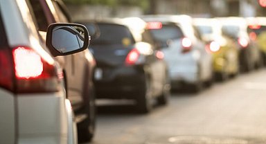 Şubat'ta trafiğe 191 bin araç daha katıldı