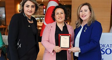 Tokat'ta kadınların başarı öyküleri plaket aldı