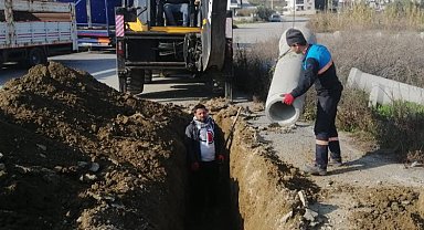 Turgutlu Fatih Sanayi Sitesi'nde yağmur suyu hattı çalışması