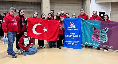 Türk öğrencilerden robot yarışmasında büyük başarı