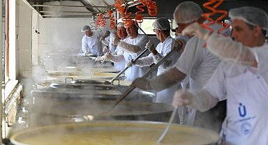 Üsküdar'da 30 bin kişiye sıcak yemek