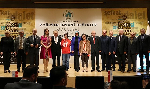 Üsküdar'IN 9. Yüksek İnsanî Değerler Ödülleri sahiplerini buldu