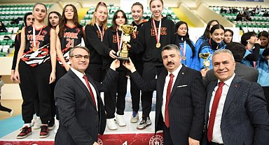 Yıldırım Belediyesi'nden okullara sportif destek