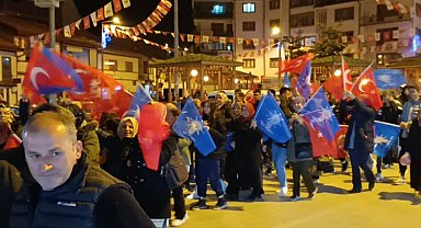 Zekiye Tekin ve kadınlar Pazaryeri sokaklarına sığmadı