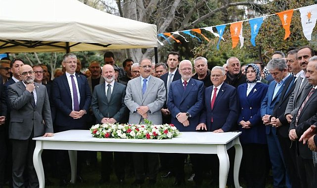 AK Parti bayramlaşmasına Büyükkılıç da katıldı