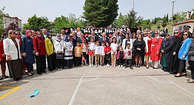 Alemdar miniklerin bayram coşkusuna ortak oldu