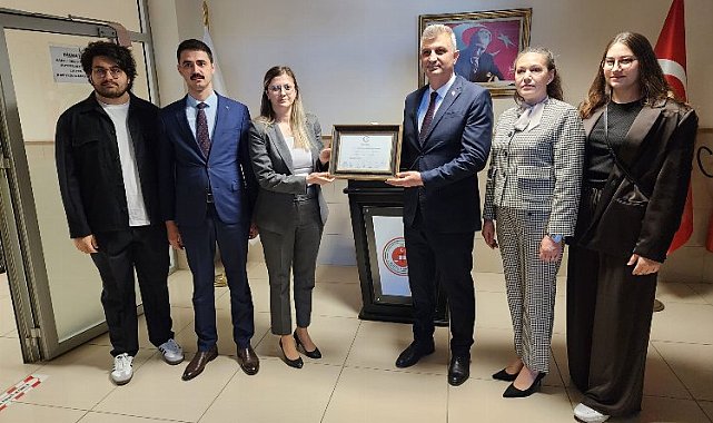 Ali Yıldırım Sezer ikinci dönem için mazbatasını aldı