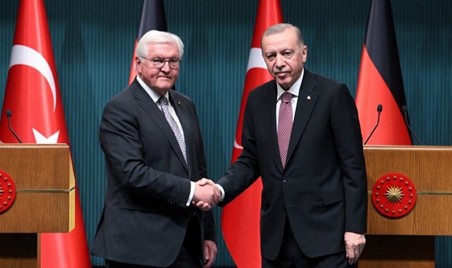 Almanyalı mevkidaşına tarihi mektubun birebir basımını hediye etti