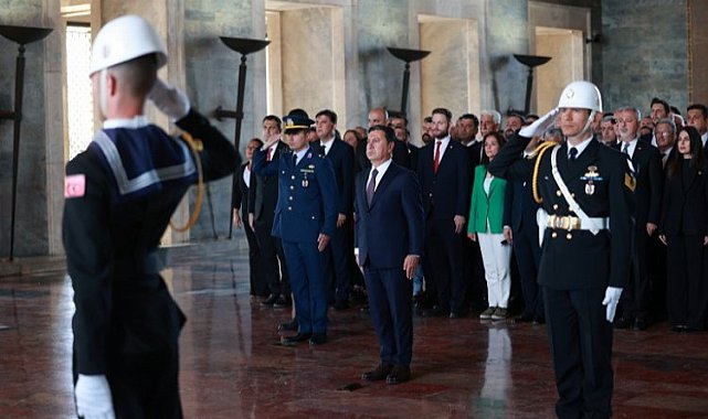 Başkan Ahmet Aras Ata'nın huzurunda