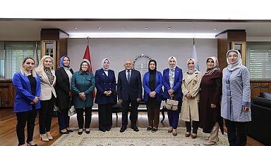 Başkan Büyükkılıç, AK Partili kadınları ağırladı