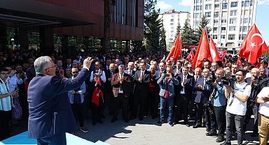 Başkan Büyükkılıç: "Kayserililerin hizmetkarı olmaya devam edeceğiz"