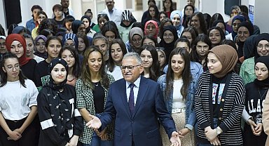 Başkan Büyükkılıç'ın taalimatıyla 27 bin 570 öğrenciye kırtasiye desteği