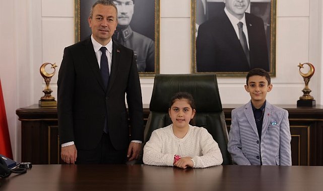Başkan Uzun makamını Karakuş'a devretti