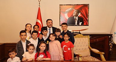 Belediye Başkanı Rasim Arı, makamını miniklere bıraktı