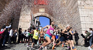 Binlerce atlet fetih için koştu