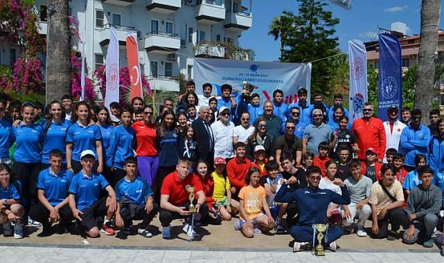 Bursa Büyükşehir Belediyesporlu kanocular Muğla'da 12 madalya 1 kupa kazandı