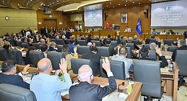 Bursa Büyükşehir Meclisi'nden eski Başkan Aktaş'ın faaliyetlerine oy birliği