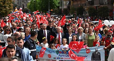 Bursa'da çocuklar bayramın tadını çıkarttı