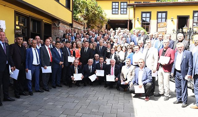 Bursa'da Osmangazili muhtarlar mazbatalarını aldı