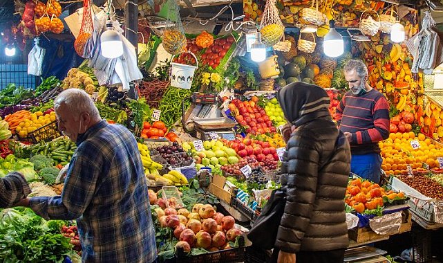 Bursa'da pazarlarda siyasilere mesaj
