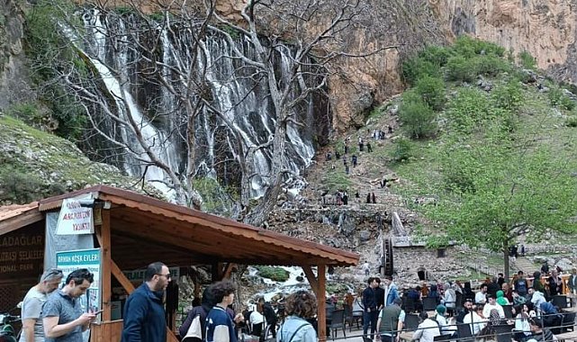 Büyükkılıç: "Kapuzbaşı şelalelerimiz ziyaretçi akınına uğruyor"