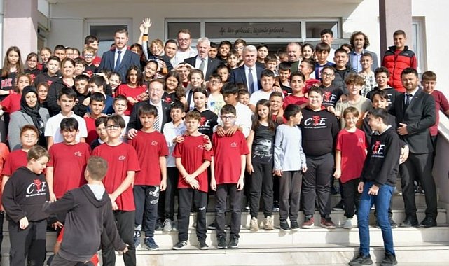 Canbey'den 23 Nisan mesajı