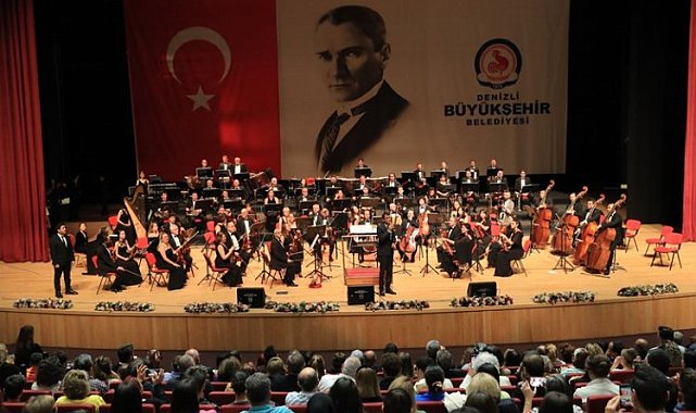 CSO Denizlililer için sahne aldı