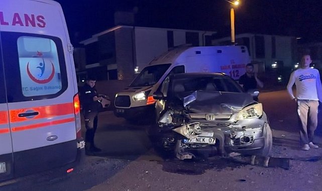Düzce'de 2 otomobilin çarpıştığı kazada 4 kişi yaralandı