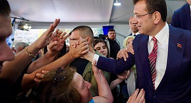 Ekrem İmamoğlu mesai arkadaşlarıyla bayramlaştı