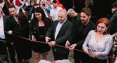 Et-Sever Restaurant ünlülerin katılımıyla açıldı