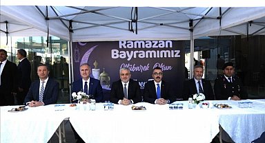 İnegöl'de bayram birlik beraberlik mesajlarıyla başladı