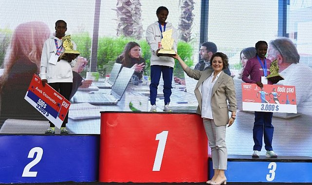 İzmir Maraton'da ödüller dağıtıldı