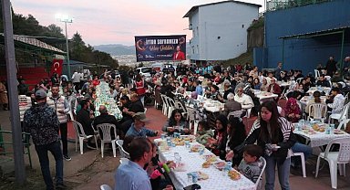 İzmit Belediyesi halk iftarı Terzibayırı Mahallesi'nde gerçekleşti