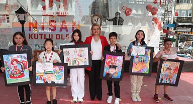 İzmit'teki resim yarışmasında ödüller sahiplerini buldu 