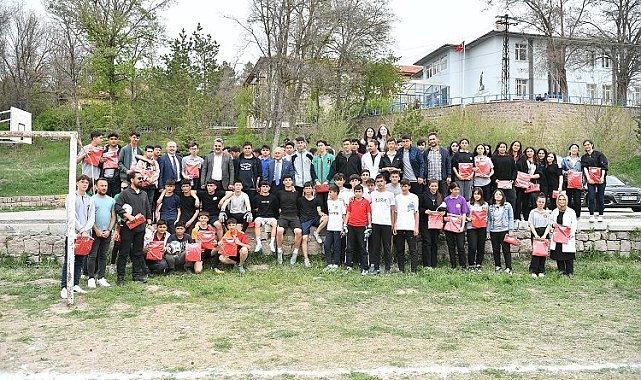 Kayseri Büyükşehir'den öğrencilere müjdeler