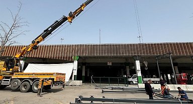 Kocaeli'de pazarın çevresine sundurma