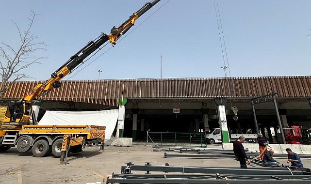 Kocaeli'de pazarın çevresine sundurma