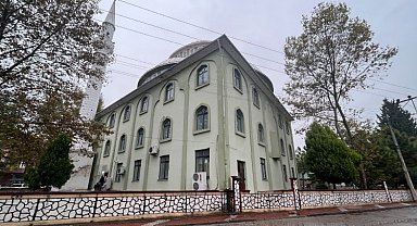 Kocaeli'de Yavuz Selim Camii'nin dış cephesini yeniledi