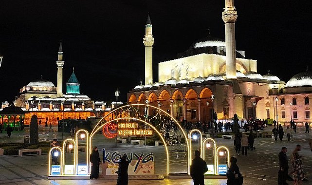 Konya Ramazan 'tag'larıyla renklendi