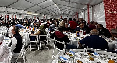 Lezita ailesi geleneksel iftar yemeklerinde buluştu